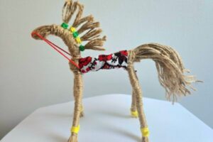 sloneczny konik, motanka le Petit Cheval Solaire